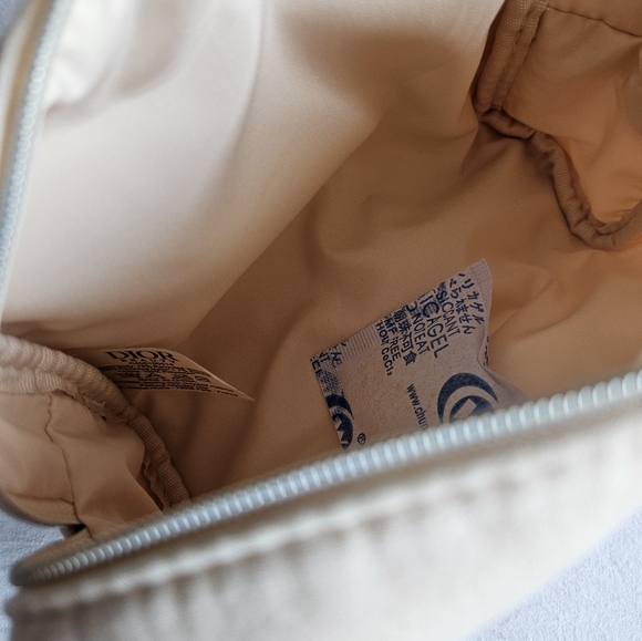 NEW DIOR MAKEUP POUCH BAG - Picture 3 of 7